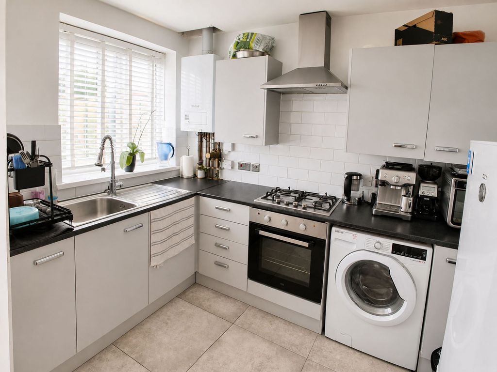 Property photo 3 of 13 Kitchen