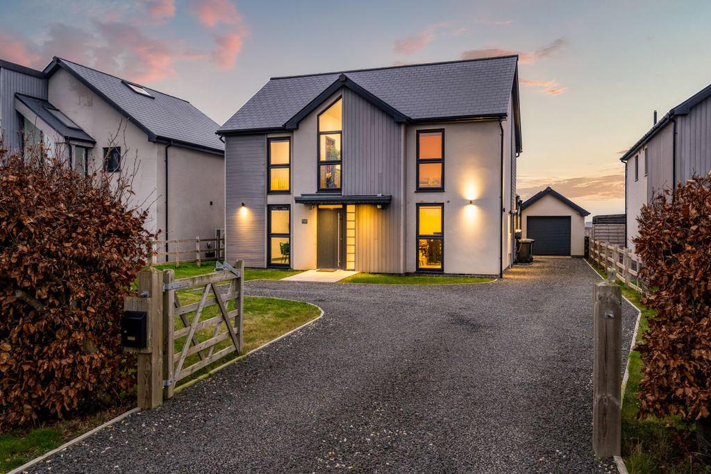 Property photo 1 of 35