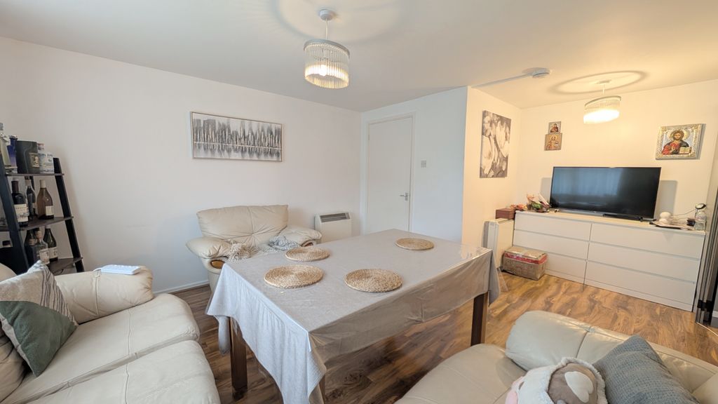 Property photo 1 of 9 Image