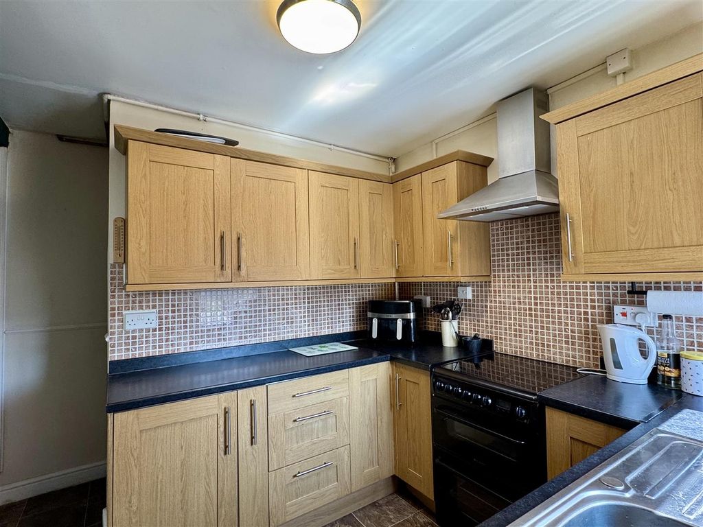Property photo 2 of 22 Kitchen