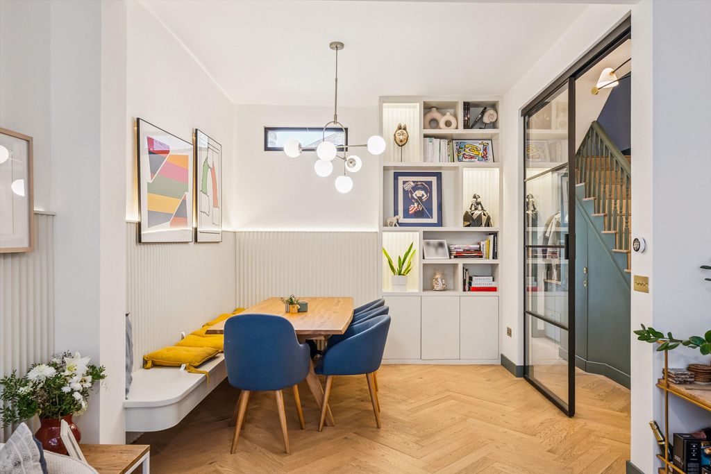 Property photo 3 of 26 Image