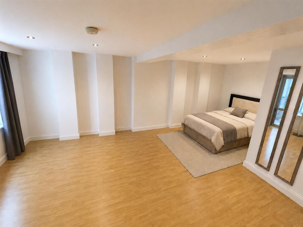 Property photo 3 of 15 Rlcz8689.Png
