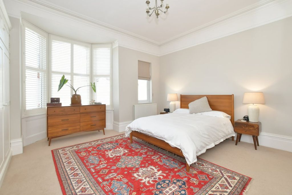 Property photo 3 of 23