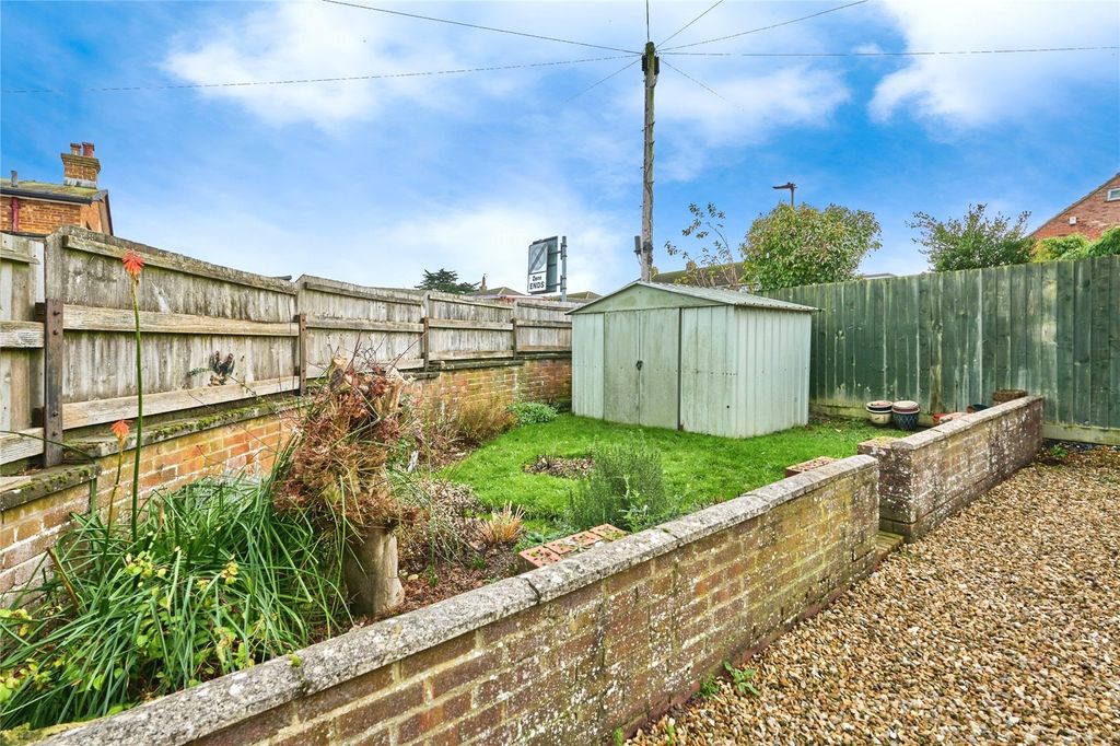 Property photo 3 of 17 Garden