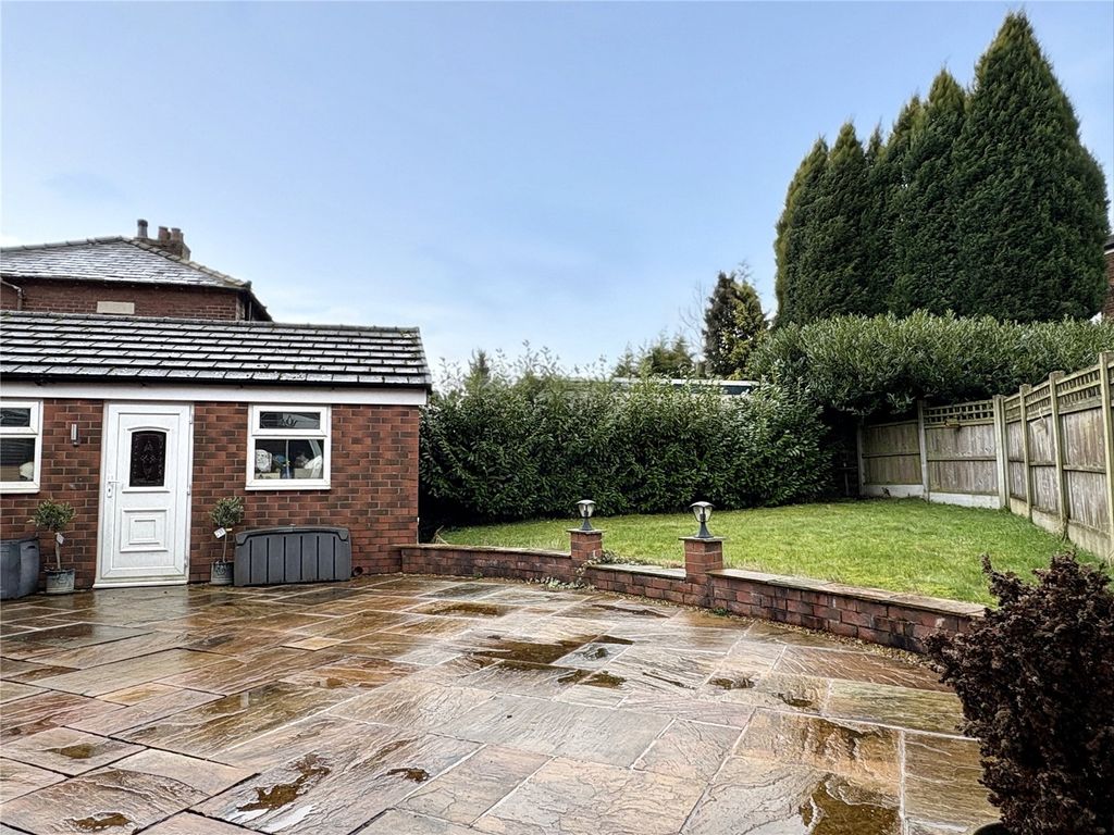 Property photo 2 of 15 Garden