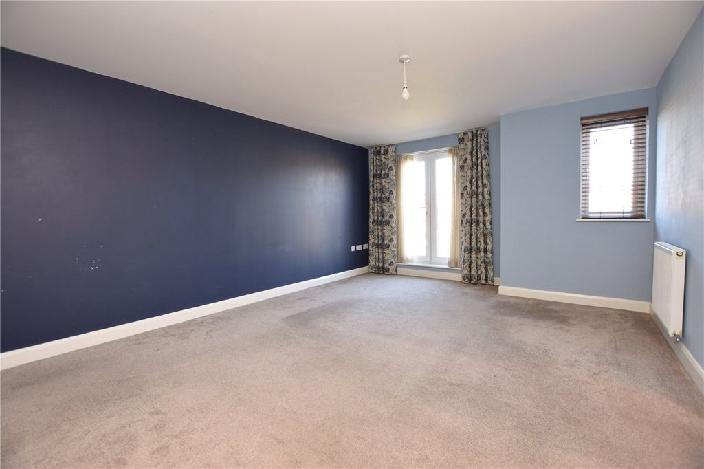 Property photo 3 of 12 Picture No. 02