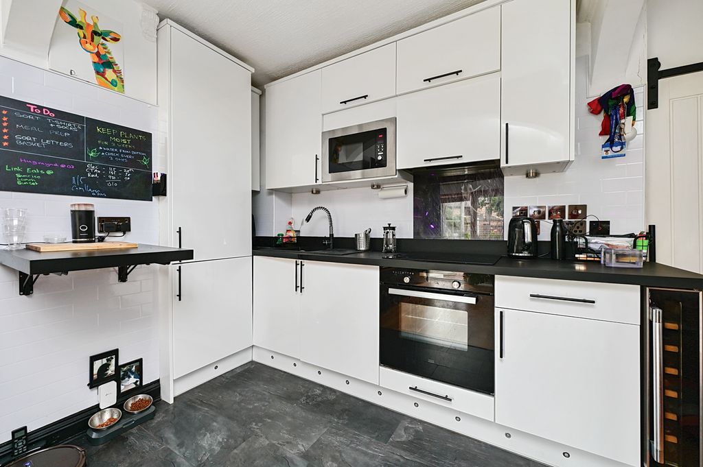Property photo 3 of 6 6 Longdown Lodge (1)