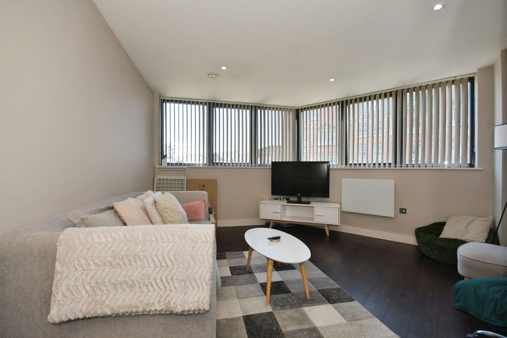 Property photo 2 of 10 Lounge