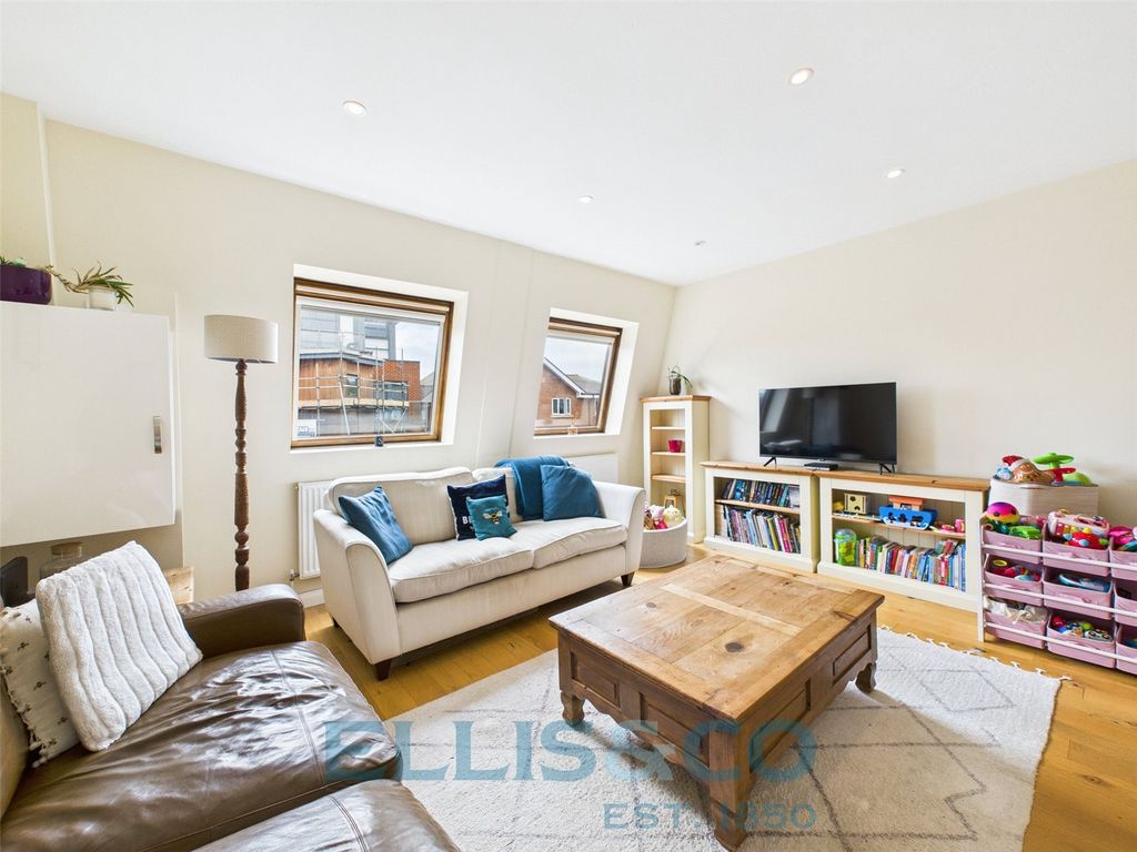 Property photo 3 of 11 Picture No. 34