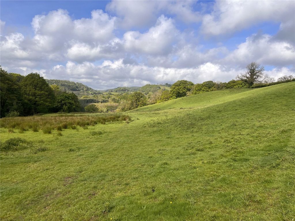 Property photo 2 of 17 Picture No. 02