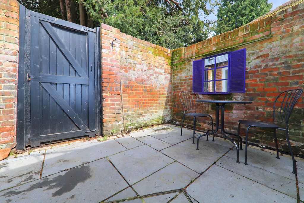 Property photo 2 of 11 Patio