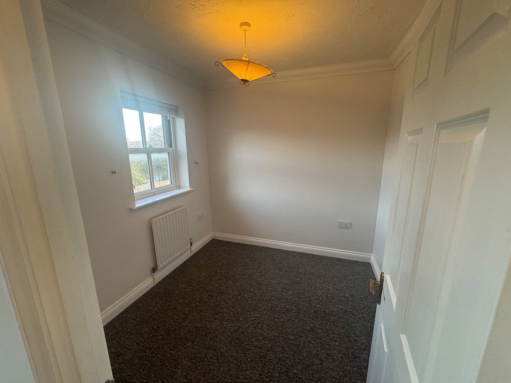 Property photo 3 of 9 Bedroom
