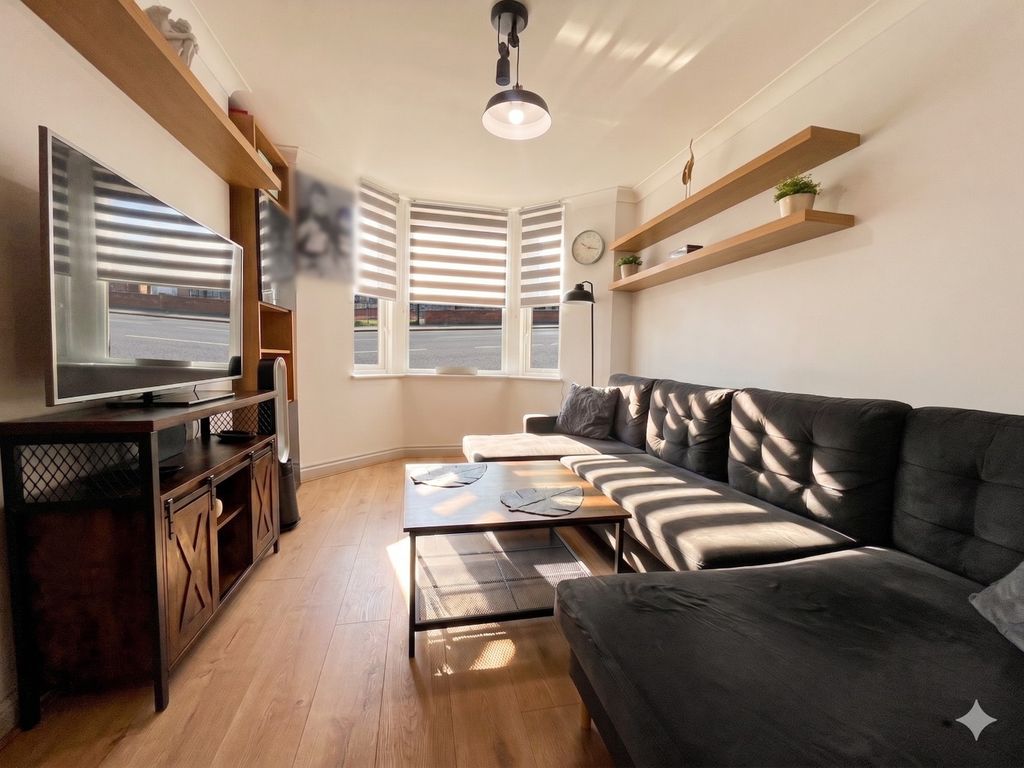 Property photo 2 of 11 3326043