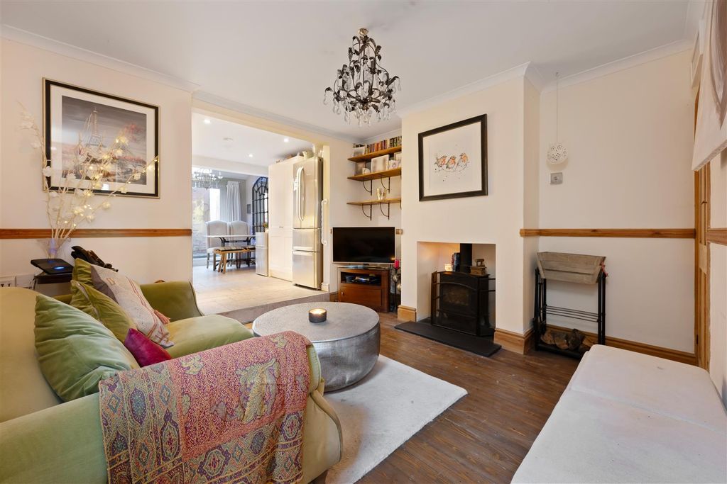 Property photo 2 of 9
