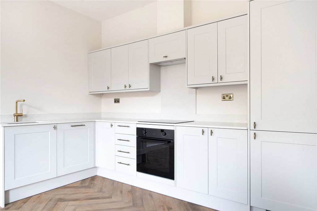 Property photo 3 of 11 Picture No. 12