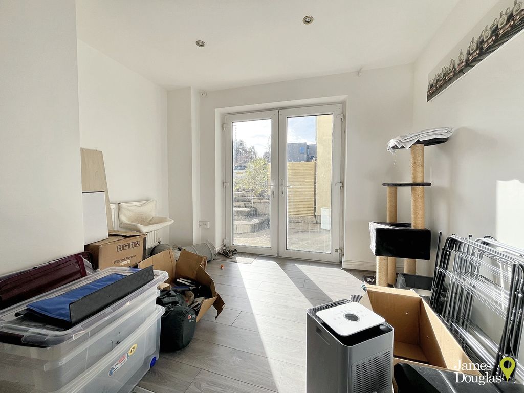 Property photo 3 of 10 Img_2891