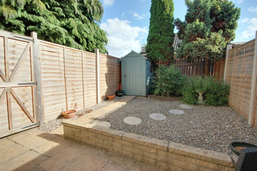 Property photo 2 of 14 1 Garden A