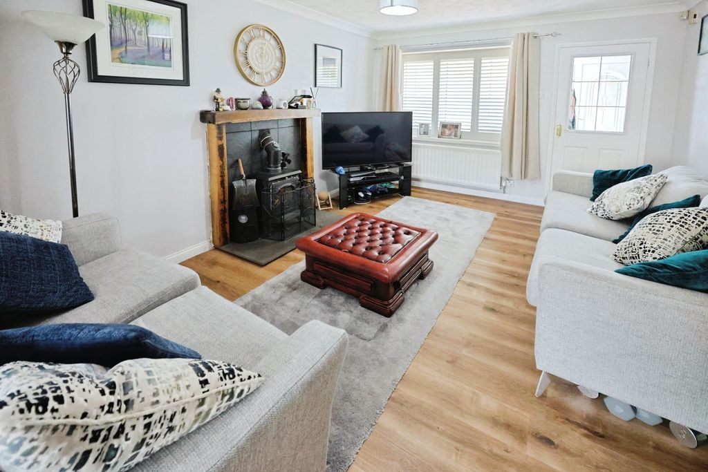 Property photo 2 of 16 Pbox-Img.Jpg