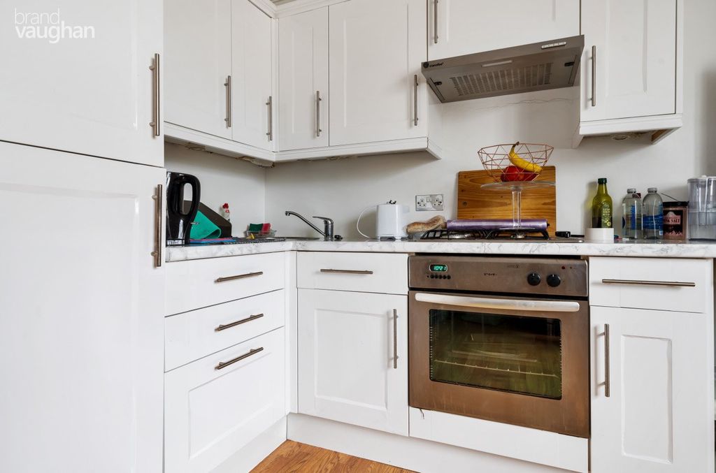 Property photo 2 of 5 Kitchen