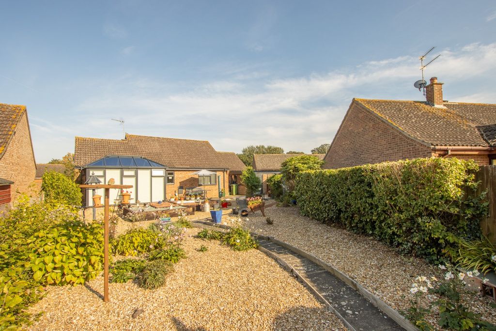 Property photo 2 of 20 3569605
