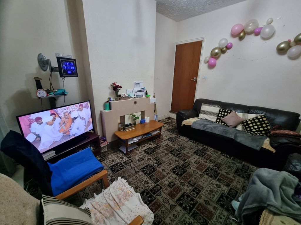 Property photo 3 of 7 Photograph 3