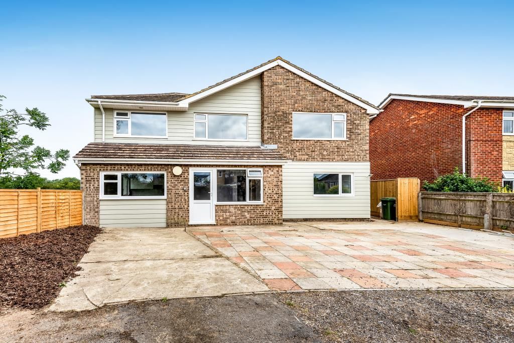 Property photo 1 of 10 Outside View