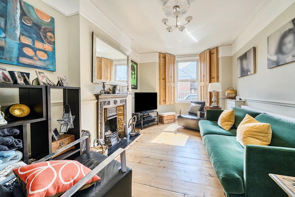 Property photo 2 of 16