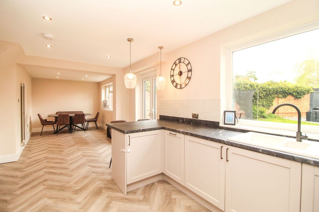 Property photo 2 of 22 Kitchen/Diner