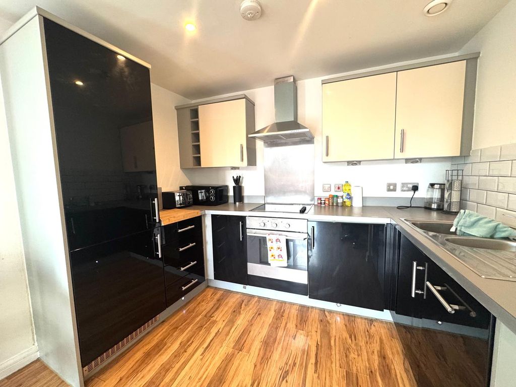 Property photo 2 of 6