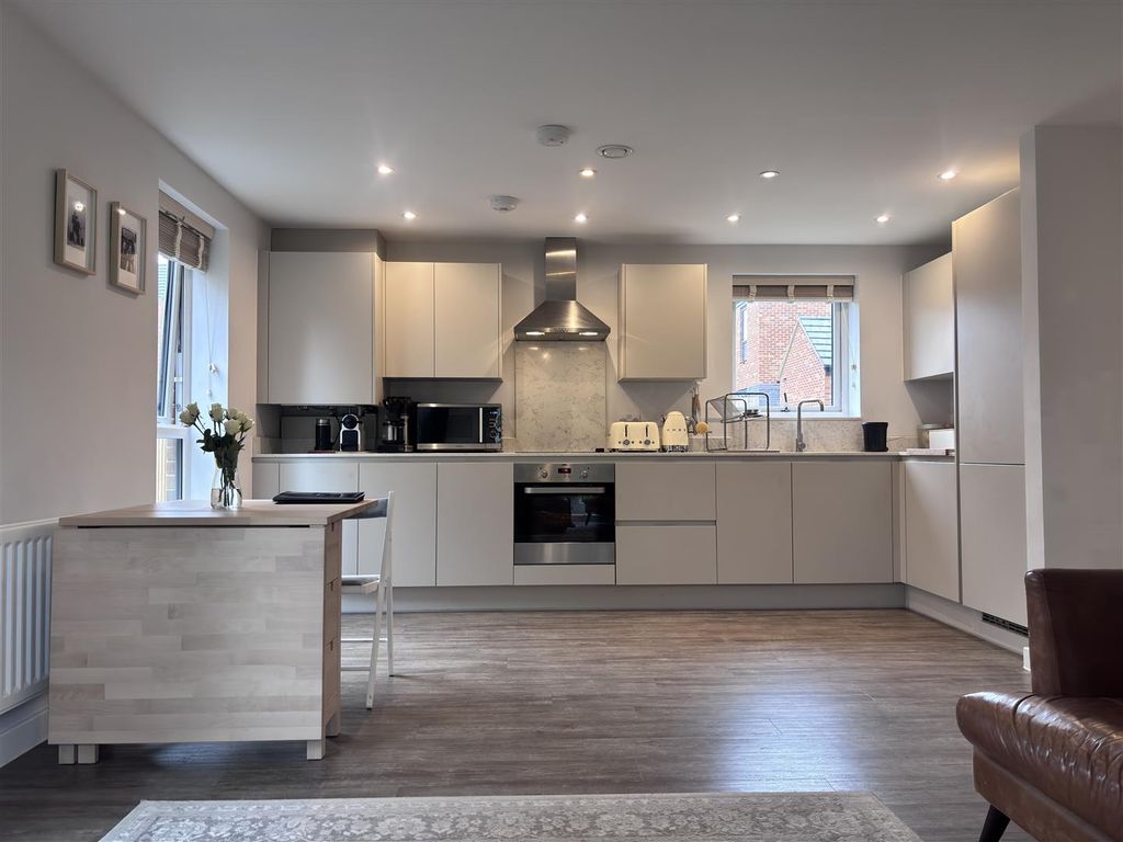 Property photo 1 of 11 Kitchen1.Jpg