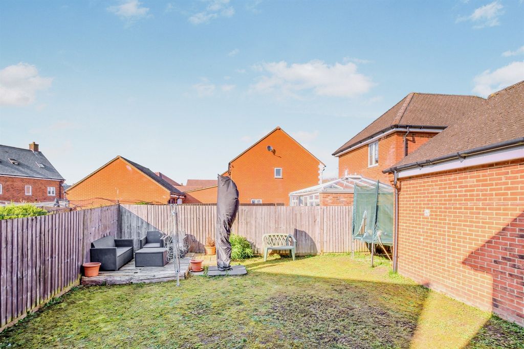Property photo 2 of 16
