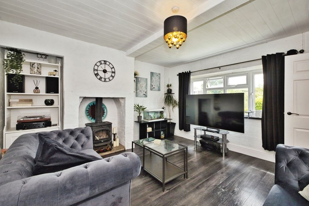 Property photo 3 of 20 Pbox-Img.Jpg