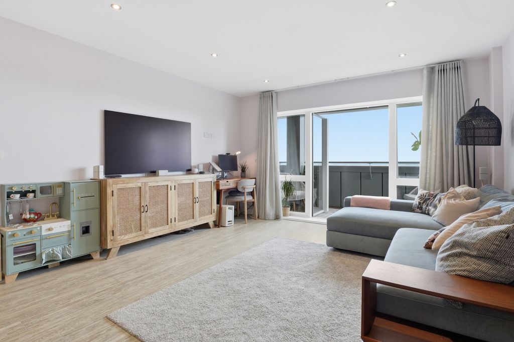 Property photo 1 of 13 5