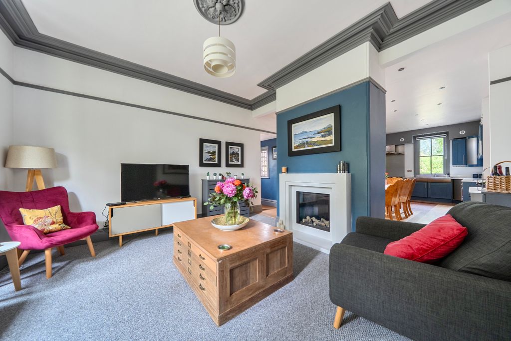 Property photo 2 of 30 1482214-13-6A42Db6331439