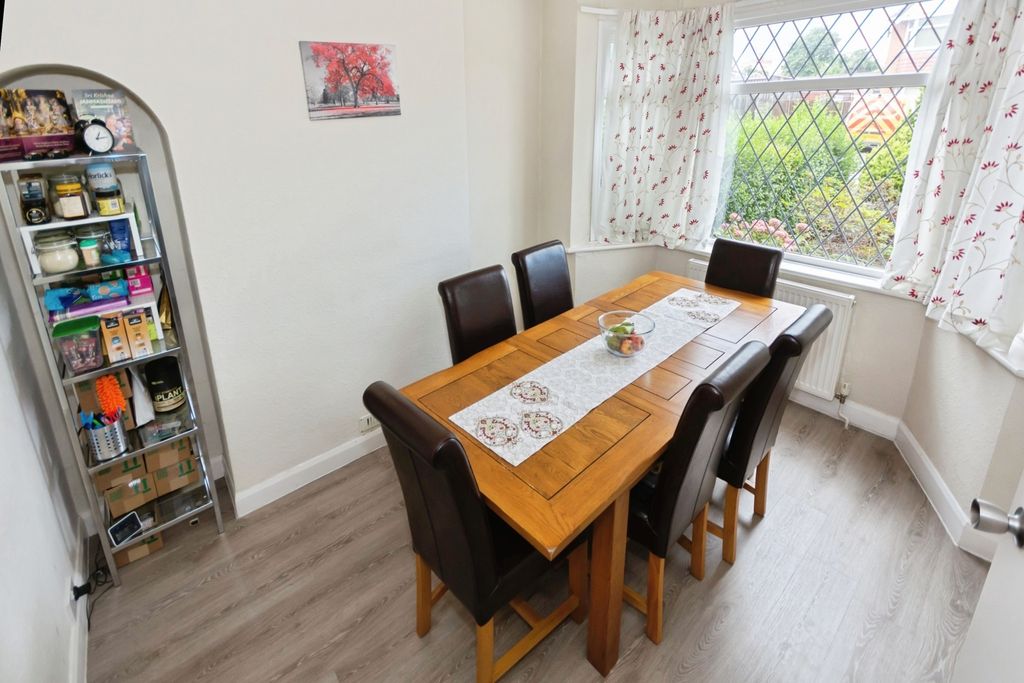 Property photo 3 of 17 Dining Room