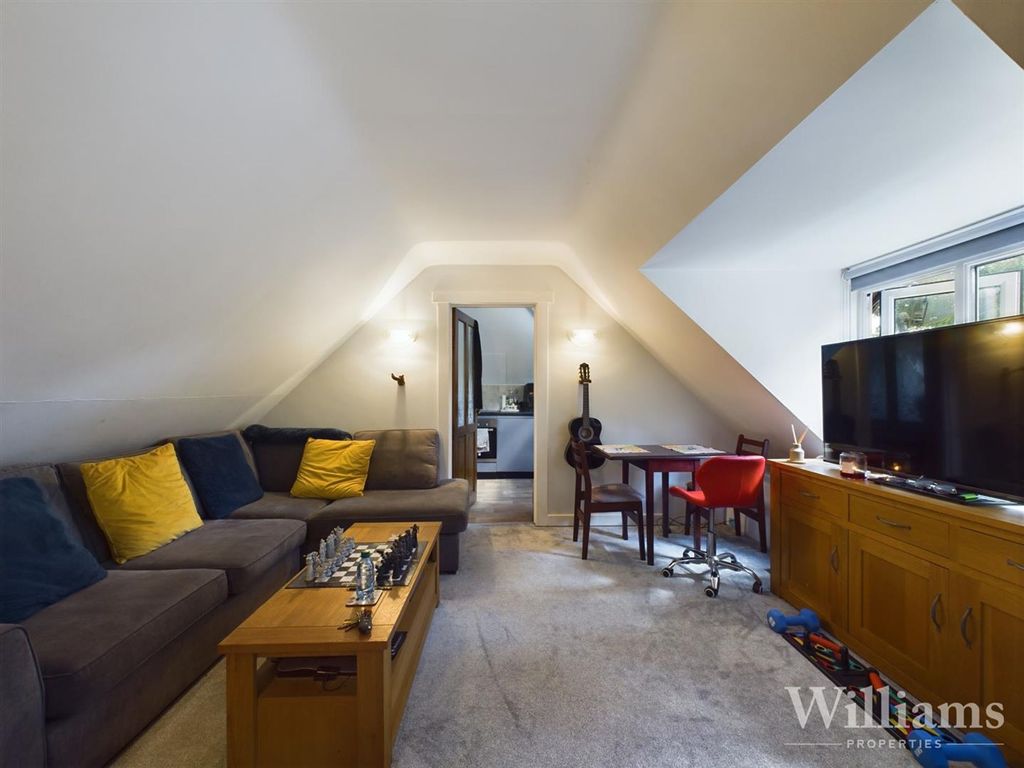 Property photo 3 of 9 Cam02962G0-Pr0173-Still003.Jpg