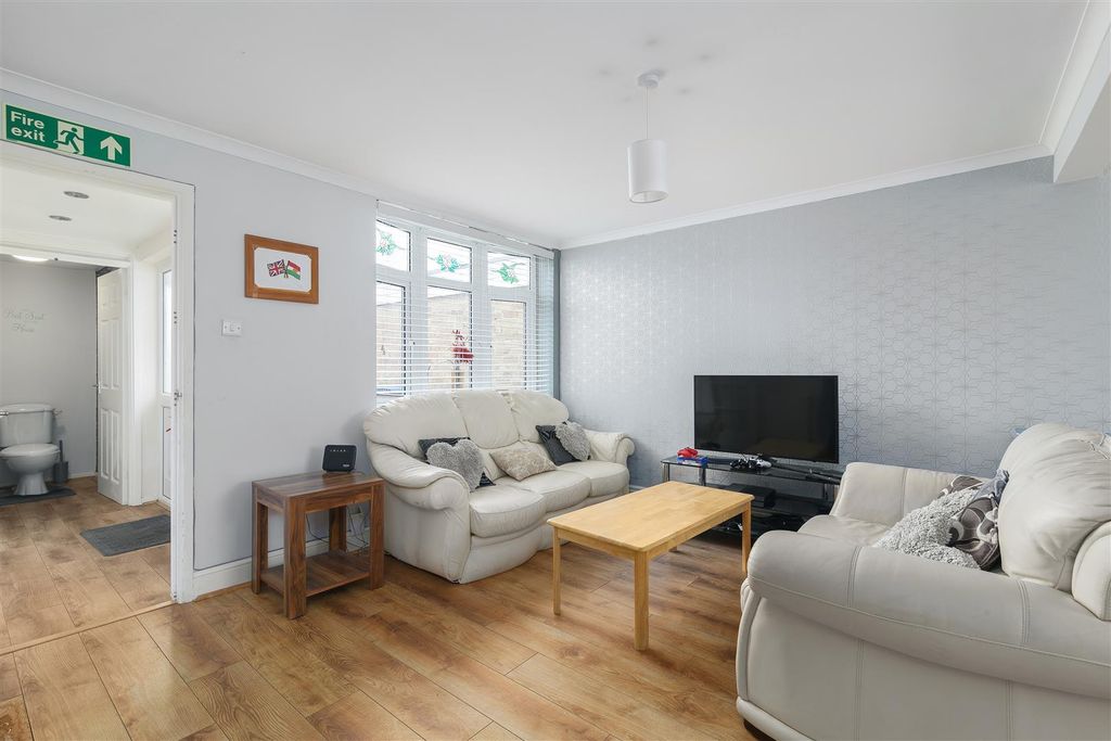 Property photo 3 of 21 Ily_0299 Copy.Jpg