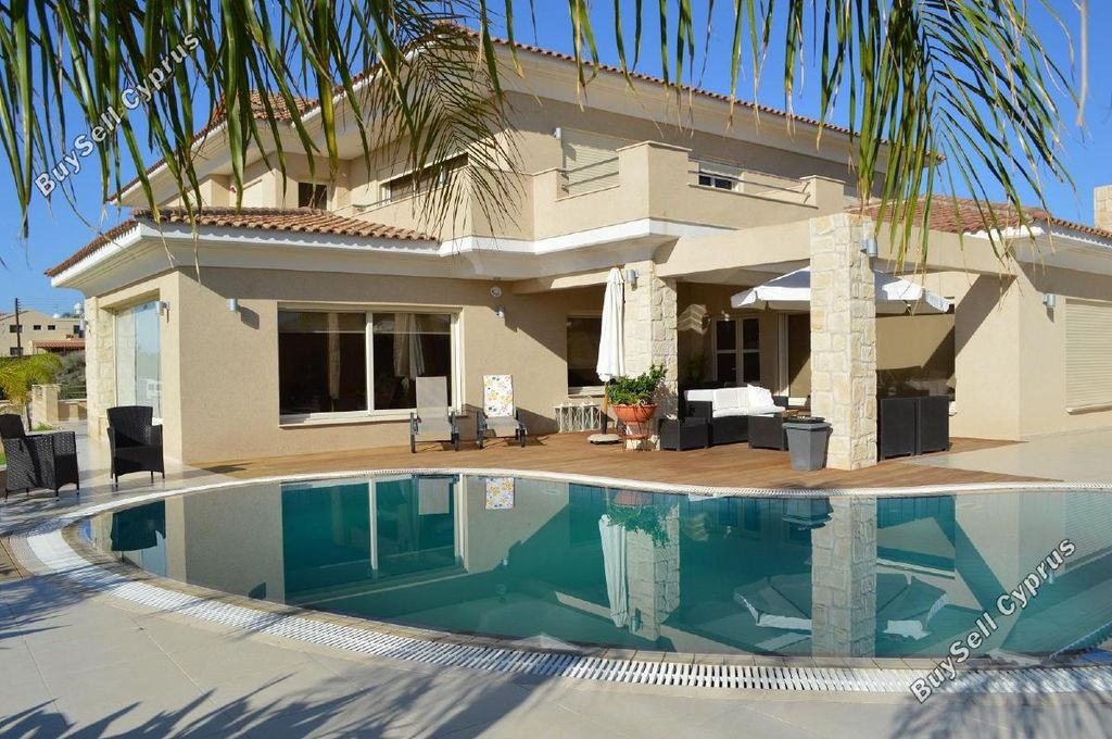 Property photo 1 of 3