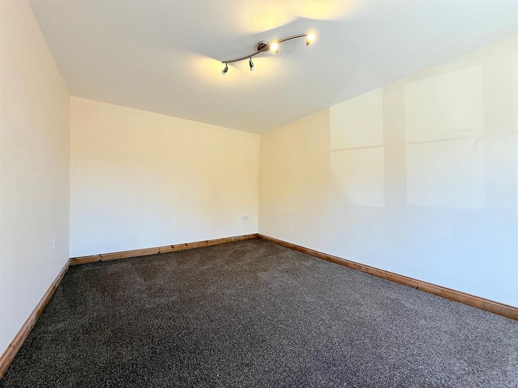 Property photo 3 of 13 Living Room