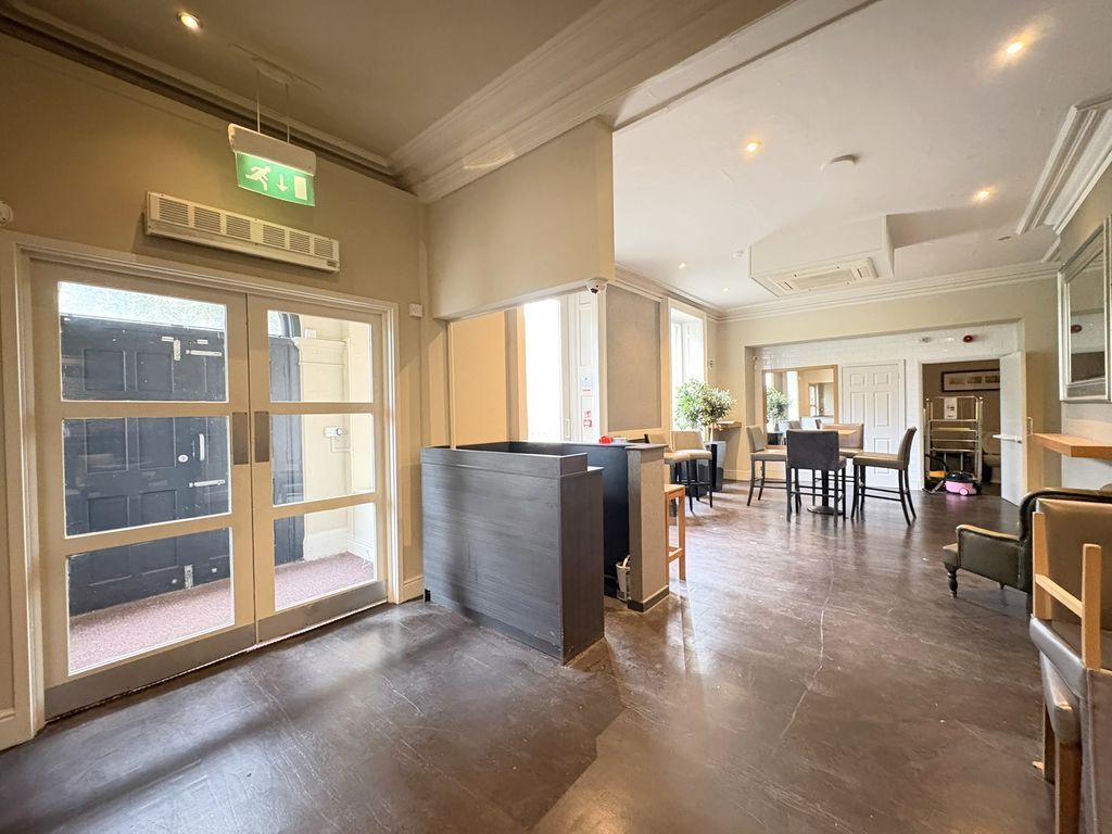 Property photo 3 of 27 Photo 9