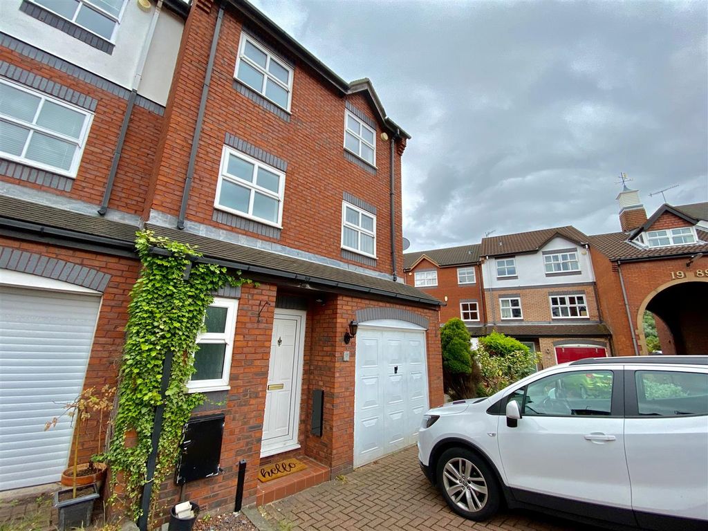 Property photo 1 of 18 External
