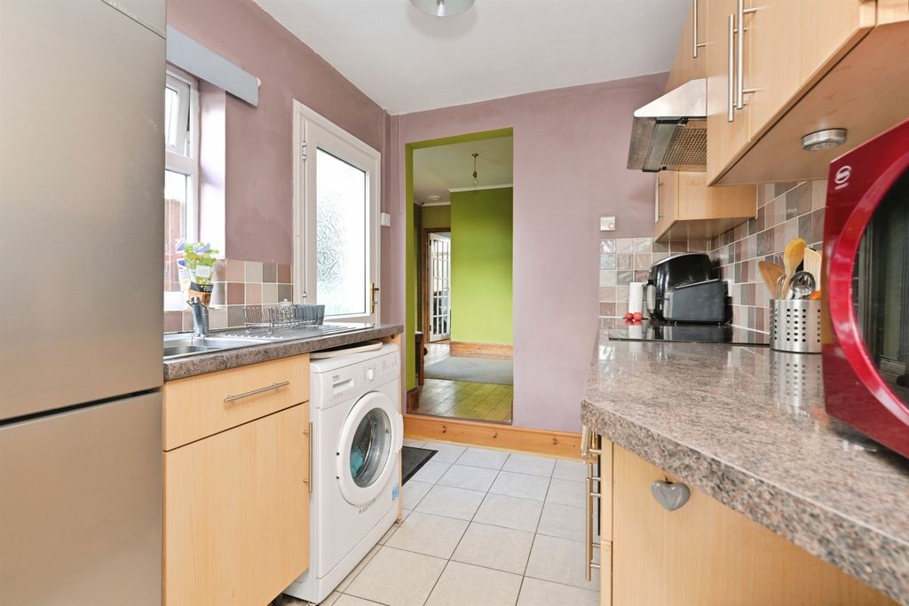 Property photo 2 of 17