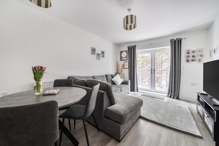 Property photo 2 of 21