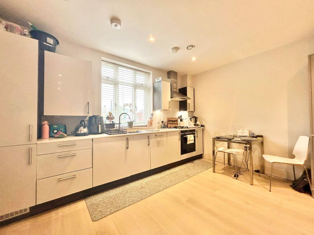 Property photo 3 of 6 Kitchen