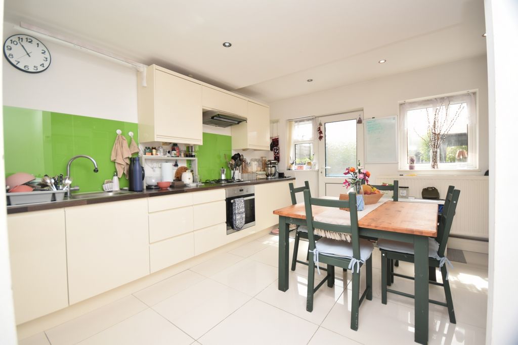 Property photo 2 of 13 Kitchen