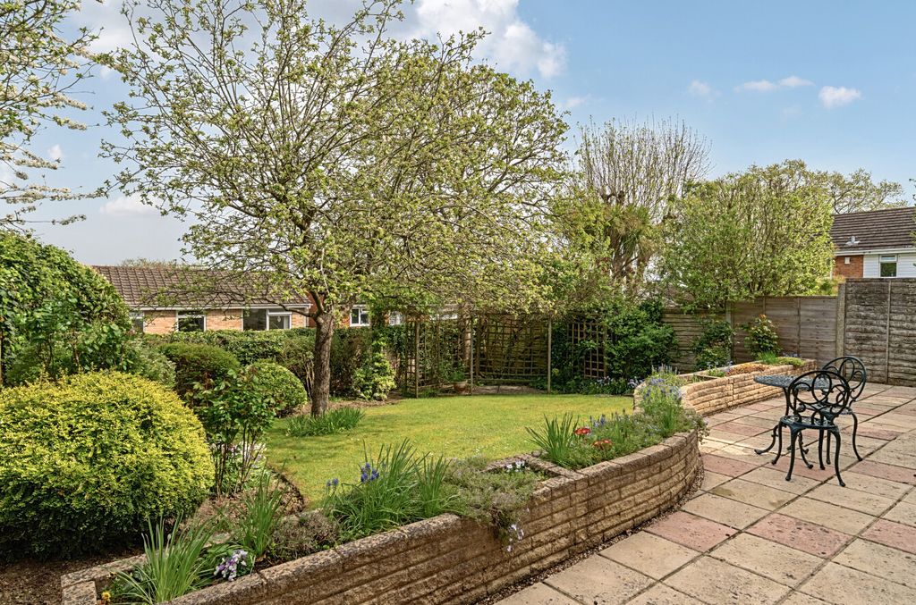 Property photo 2 of 17 1441705-16-69d7B2...