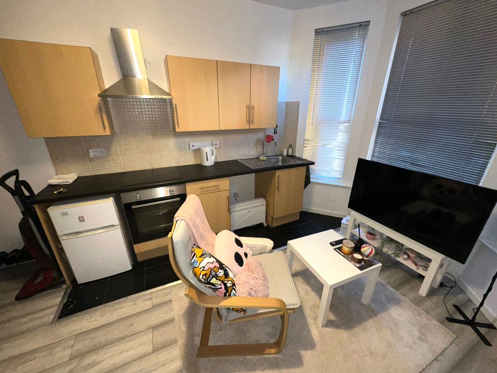 Property photo 1 of 12 Cover