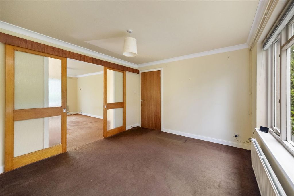 Property photo 3 of 33