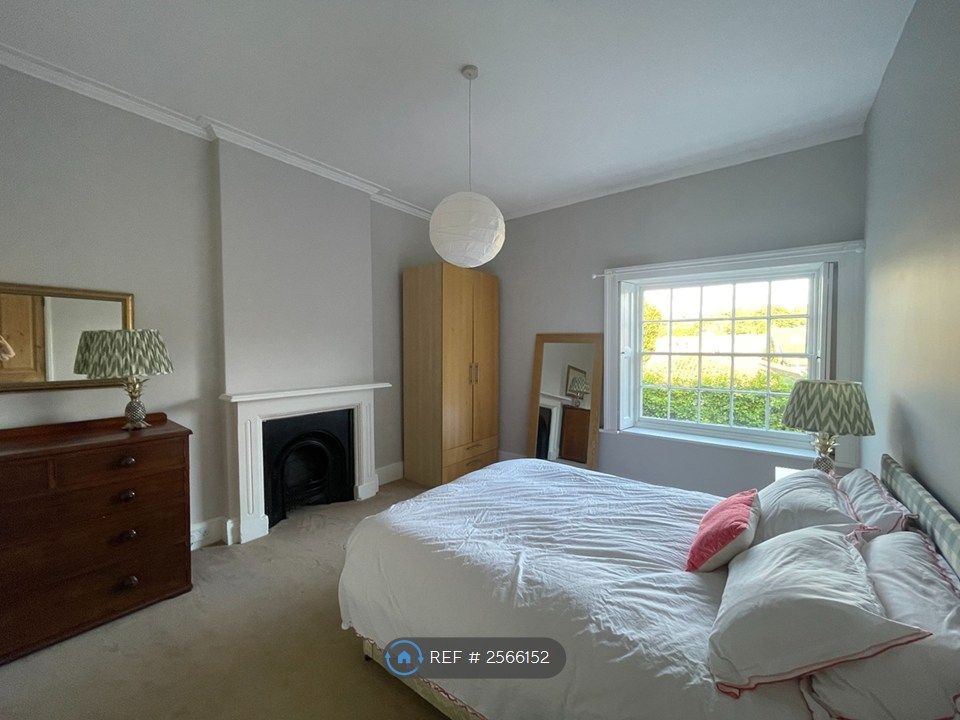 Property photo 1 of 13 Bedroom
