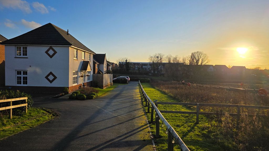 Property photo 2 of 35